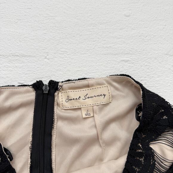 Sweet Journey Black Lace Straight Skirt Knee Length, Size Small - Picture 4 of 6